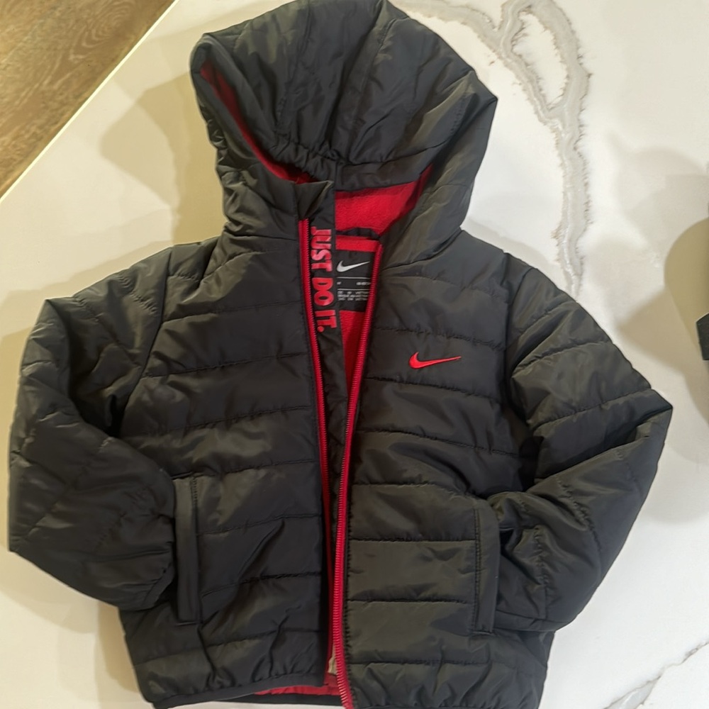 Nike kids essential padded Jacket - Picture 4 of 11
